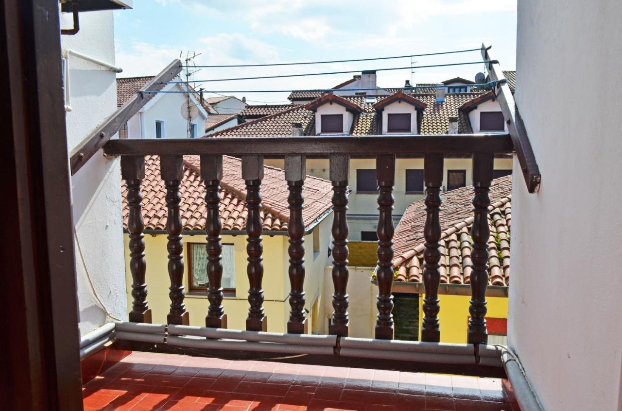 Apartamento El Corro: Con Parking En Pleno Centro De Комільяс Екстер'єр фото